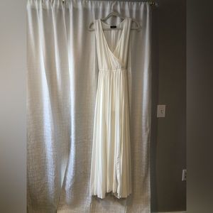 VICI COLLECTION | Off-white Flowy Dress